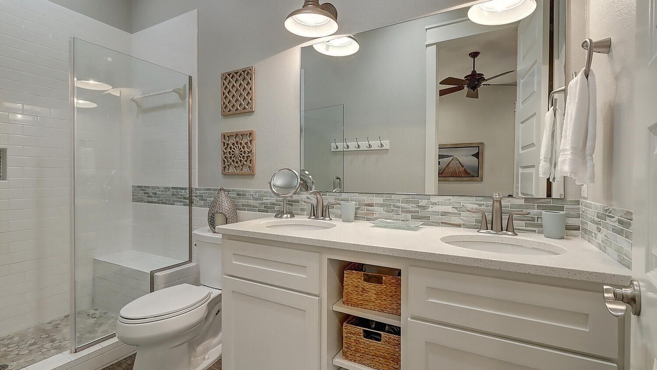 Photo of Bathroom in Cinnamon Shore