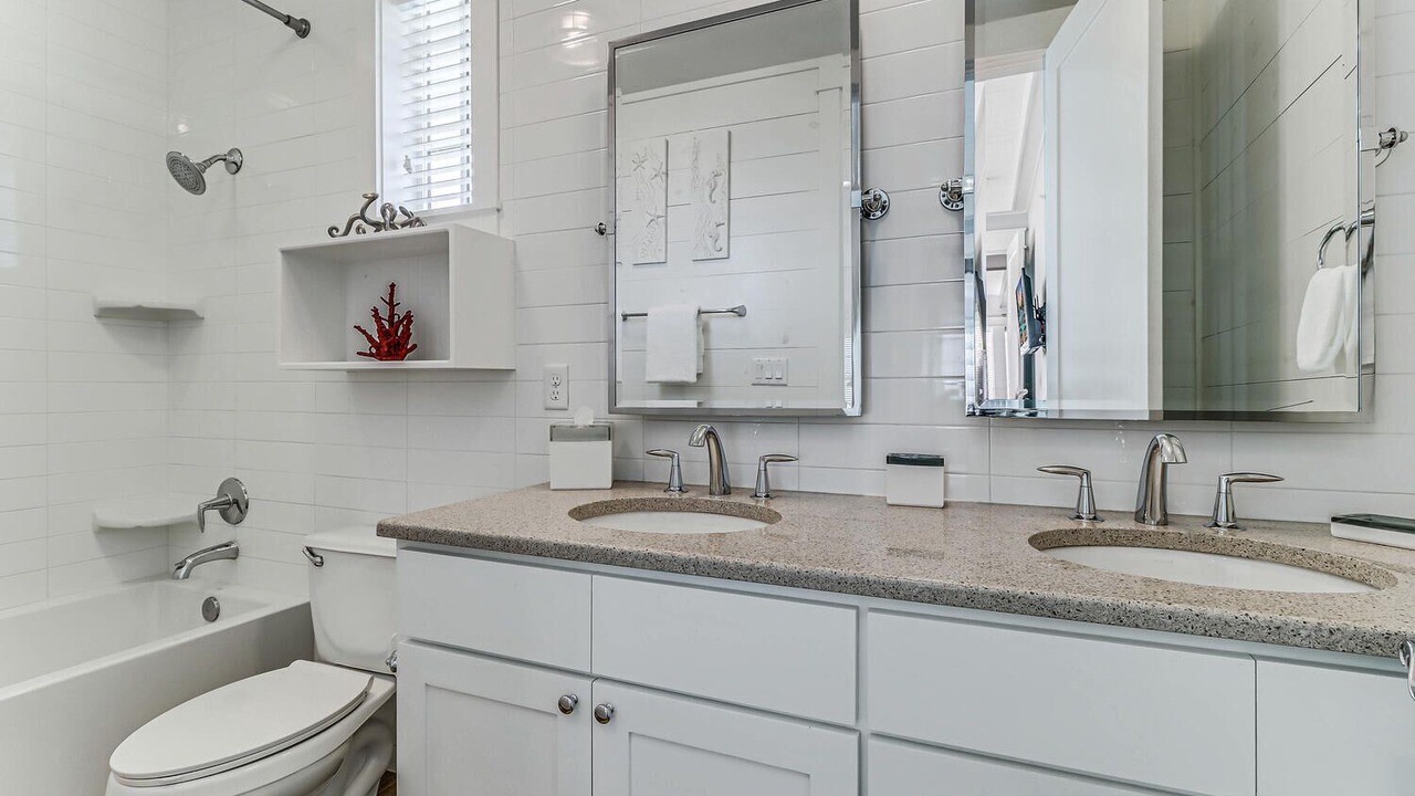 Photo of Bathroom in Cinnamon Shore