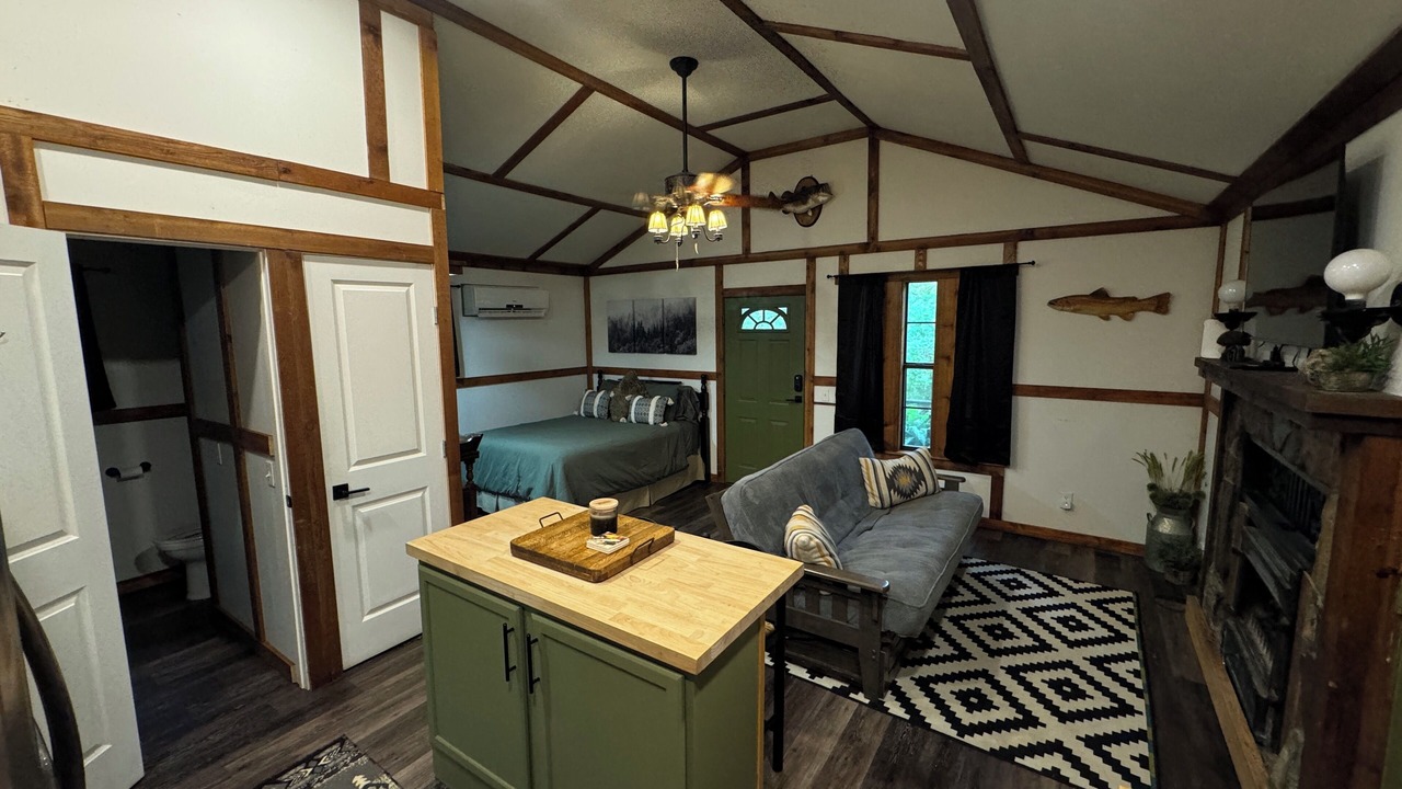 Photo of Livingroom in Broken Bow