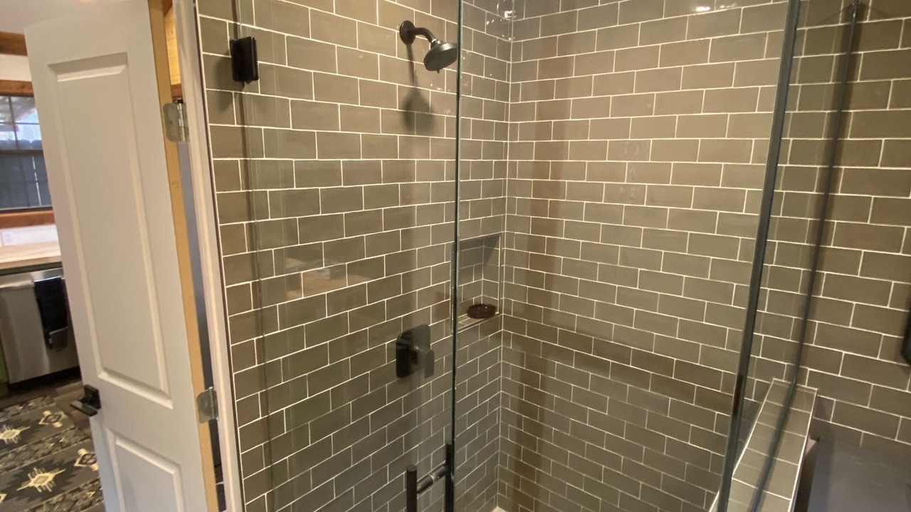 Photo of Bathroom in Broken Bow