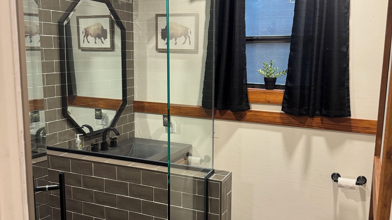 Photo of Bathroom in Broken Bow