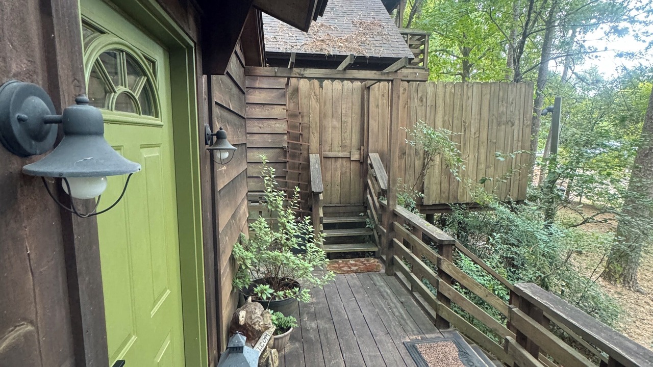 Photo of Patio Balcony in Broken Bow