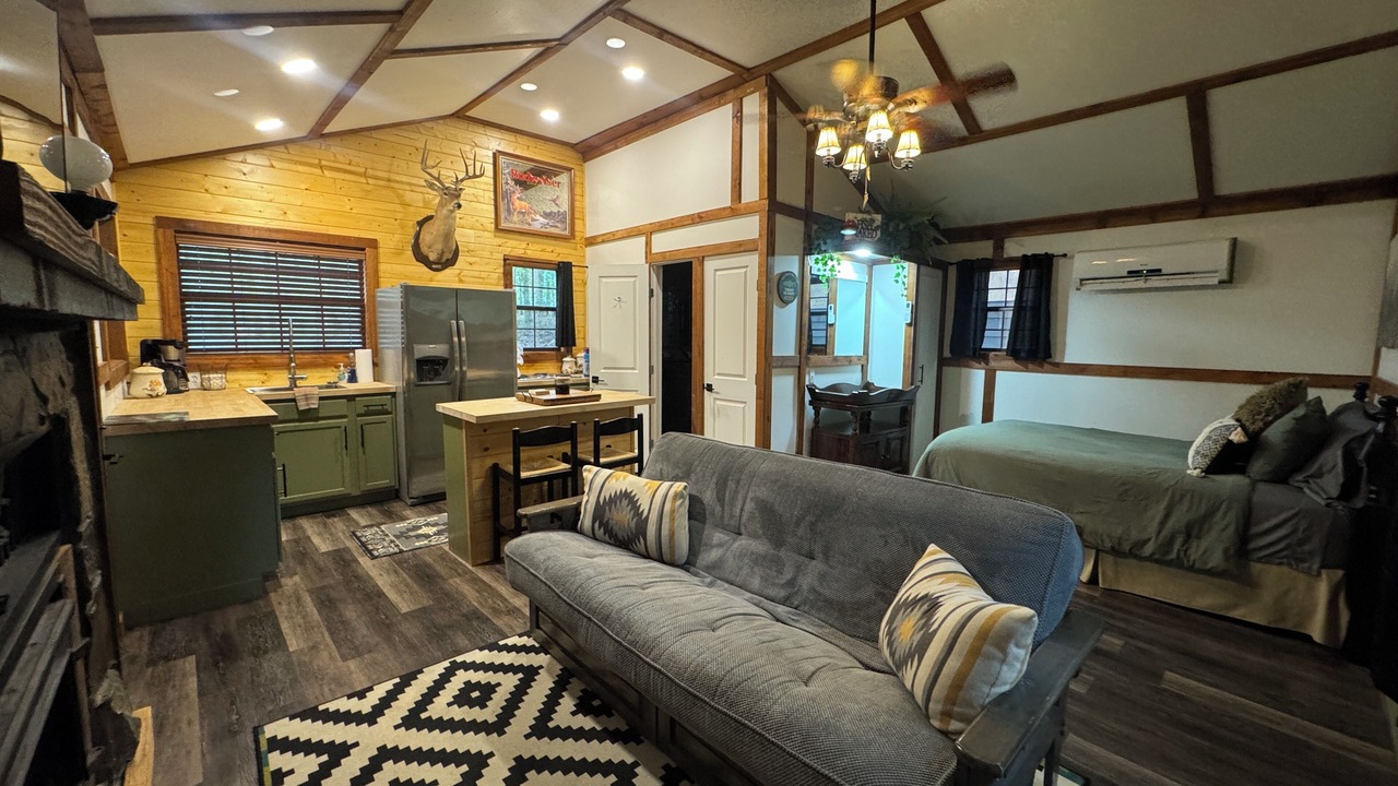 Photo of Livingroom in Broken Bow