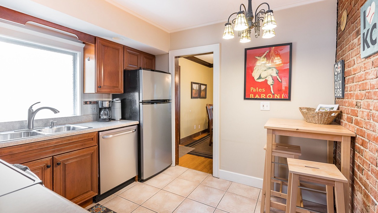 Photo of Kitchen in West Plaza