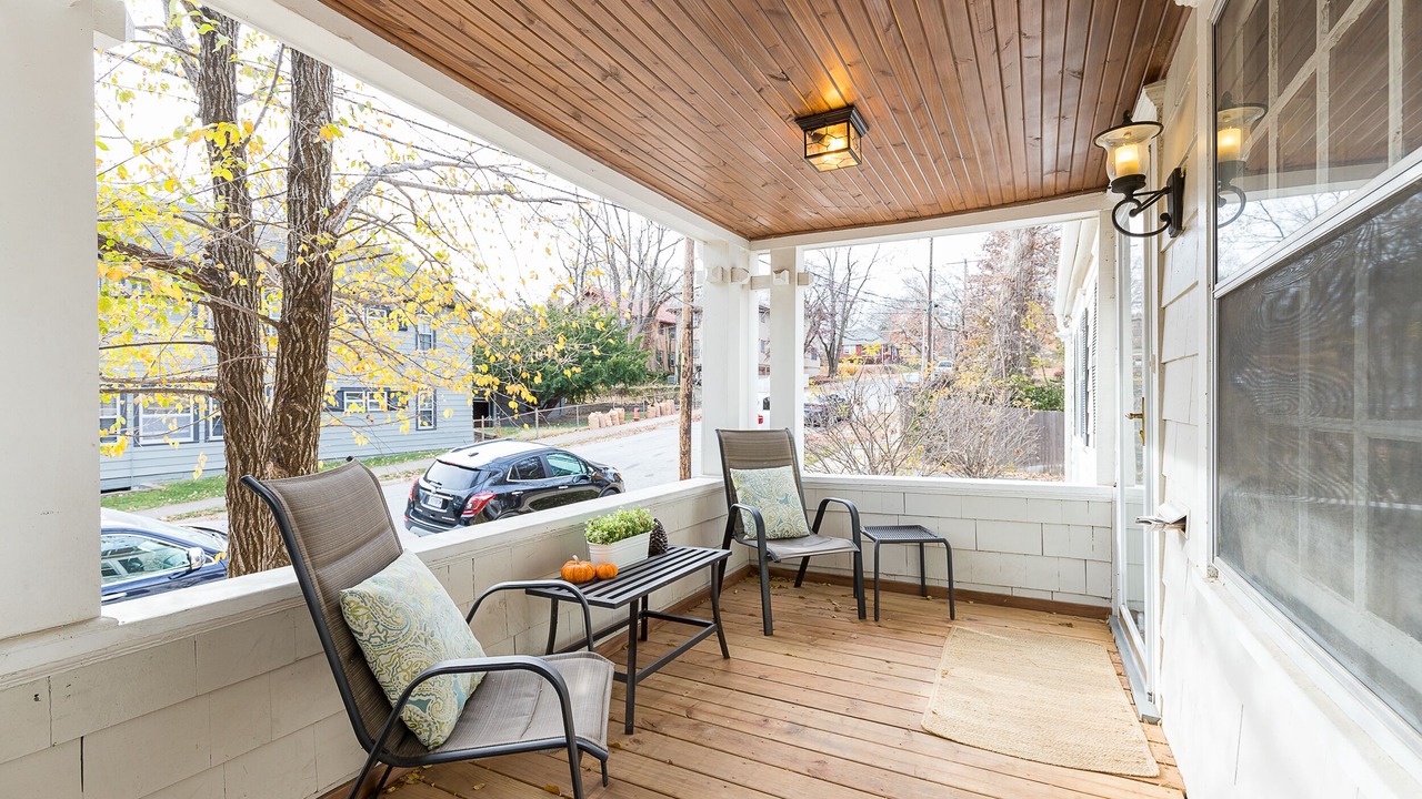 Photo of Patio Balcony in West Plaza
