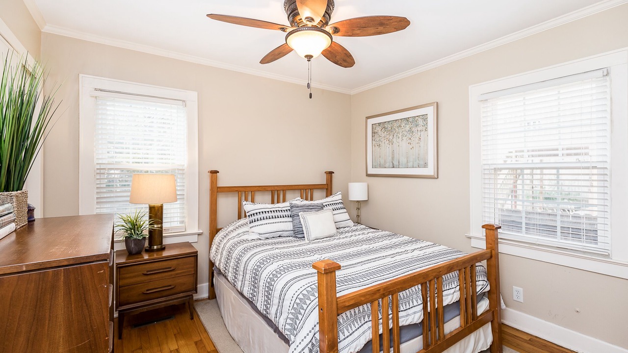 Photo of Bedroom in West Plaza