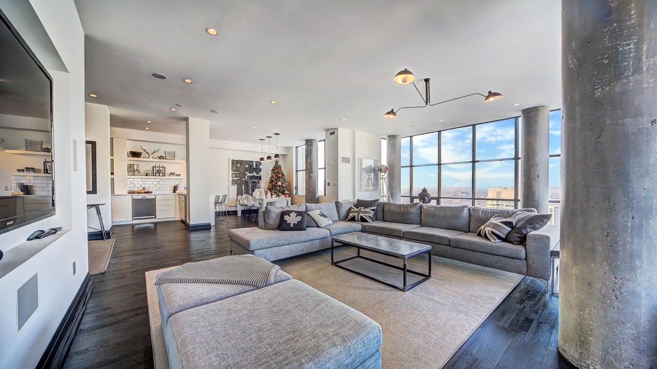 Photo of Livingroom in Wellington Place