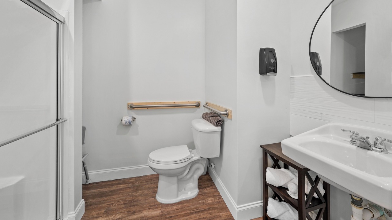 Photo of Bathroom in Ocean Drive