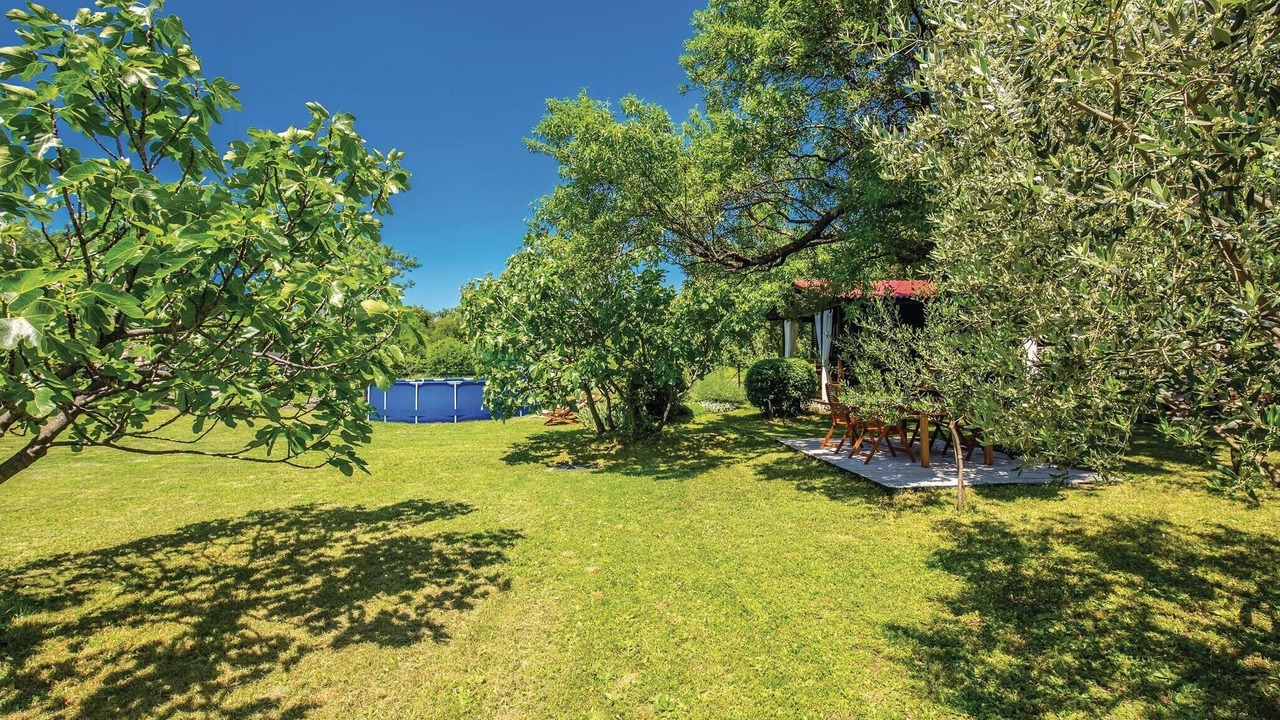 Photo of Outdoor in Smrika