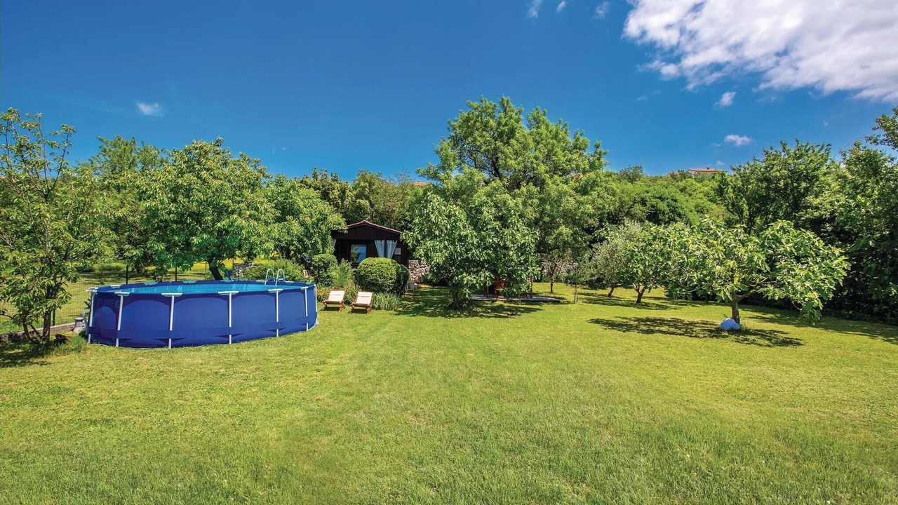 Photo of Outdoor in Smrika