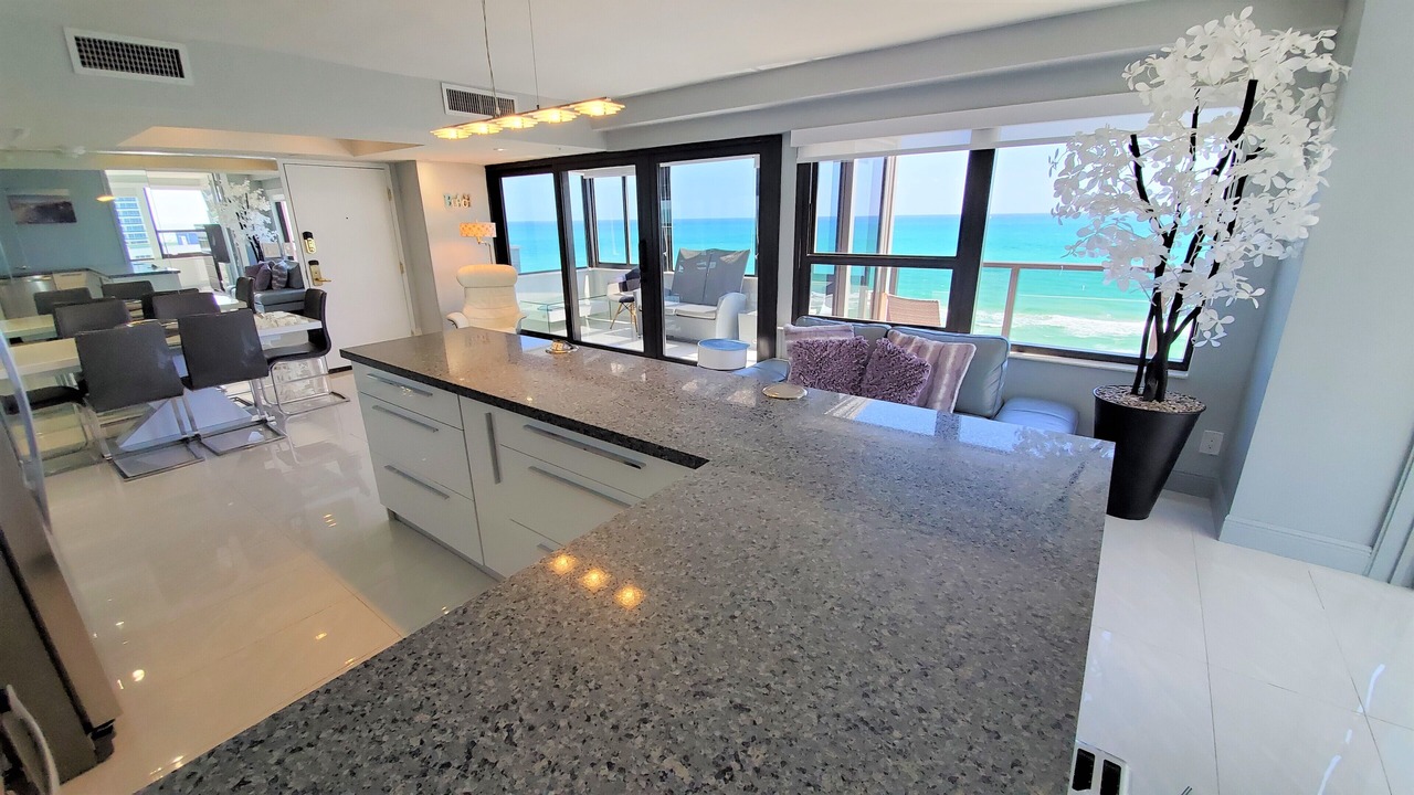 Photo of Kitchen in Mid Beach