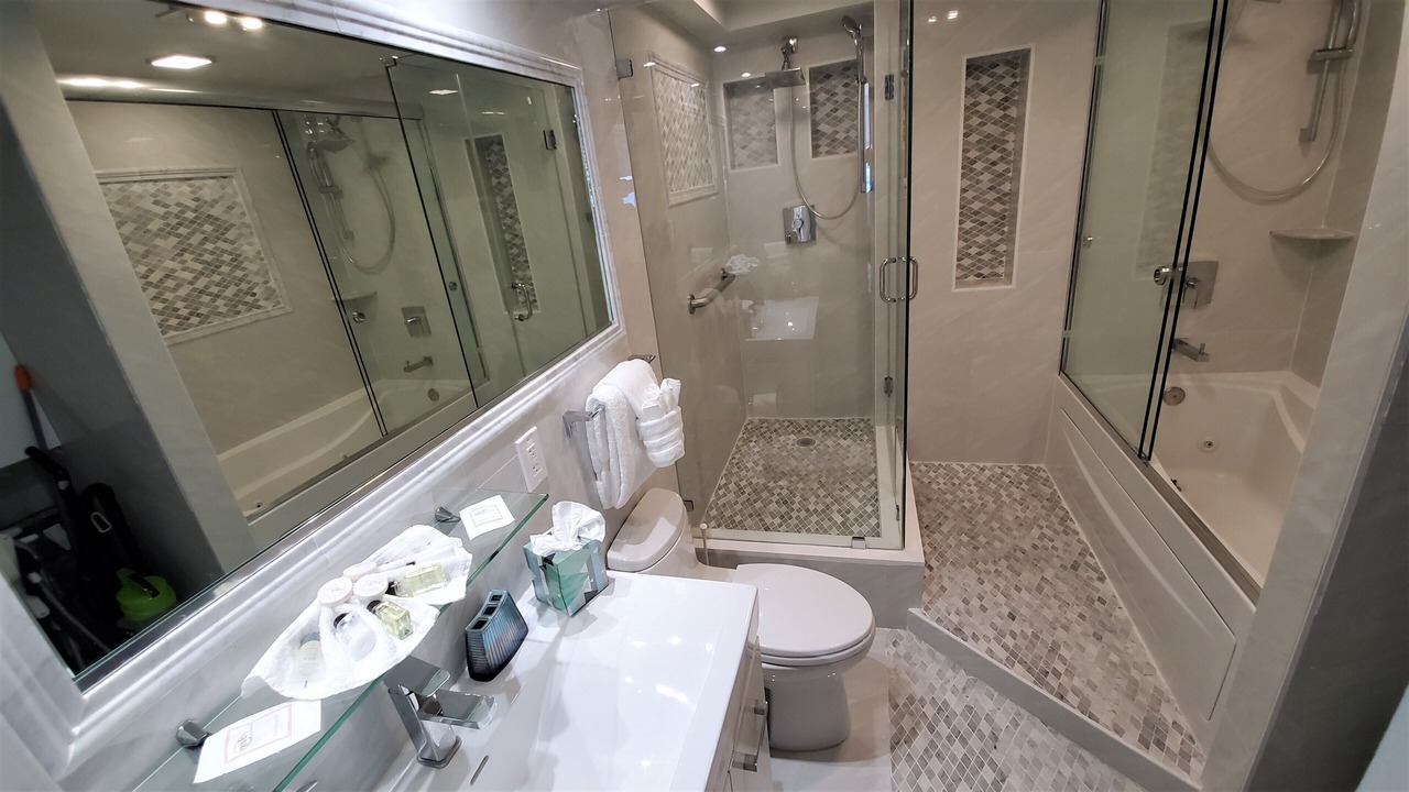 Photo of Bathroom in Mid Beach