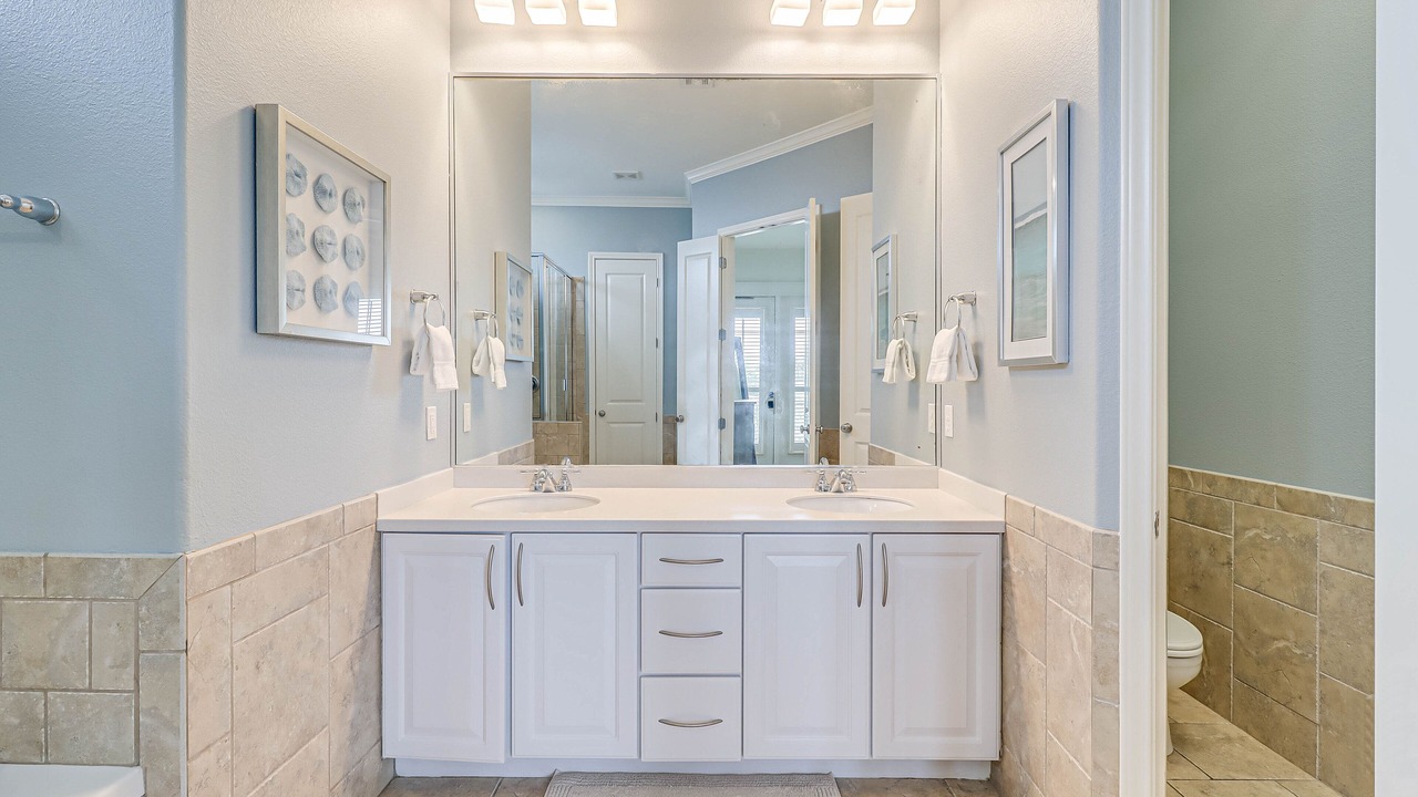Photo of Bathroom in Cinnamon Shore