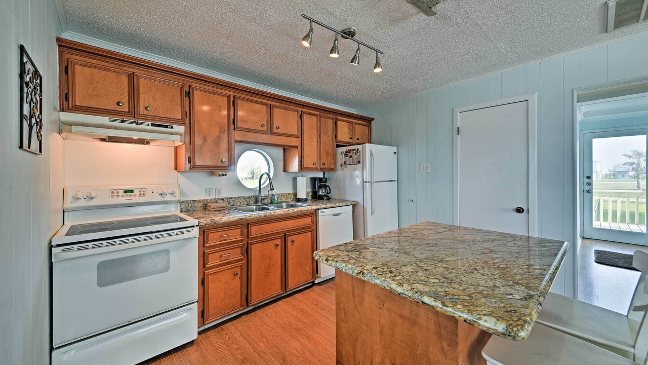 Photo of Kitchen in Terramar Beach