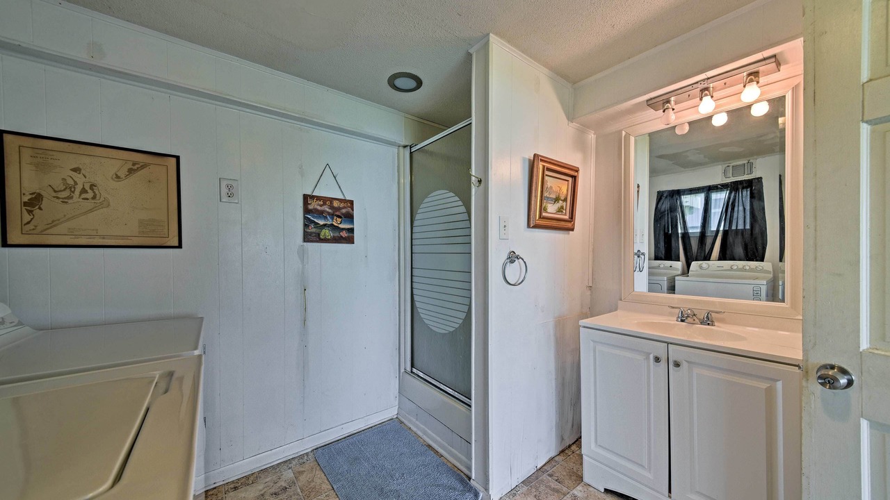 Photo of Bathroom in Terramar Beach