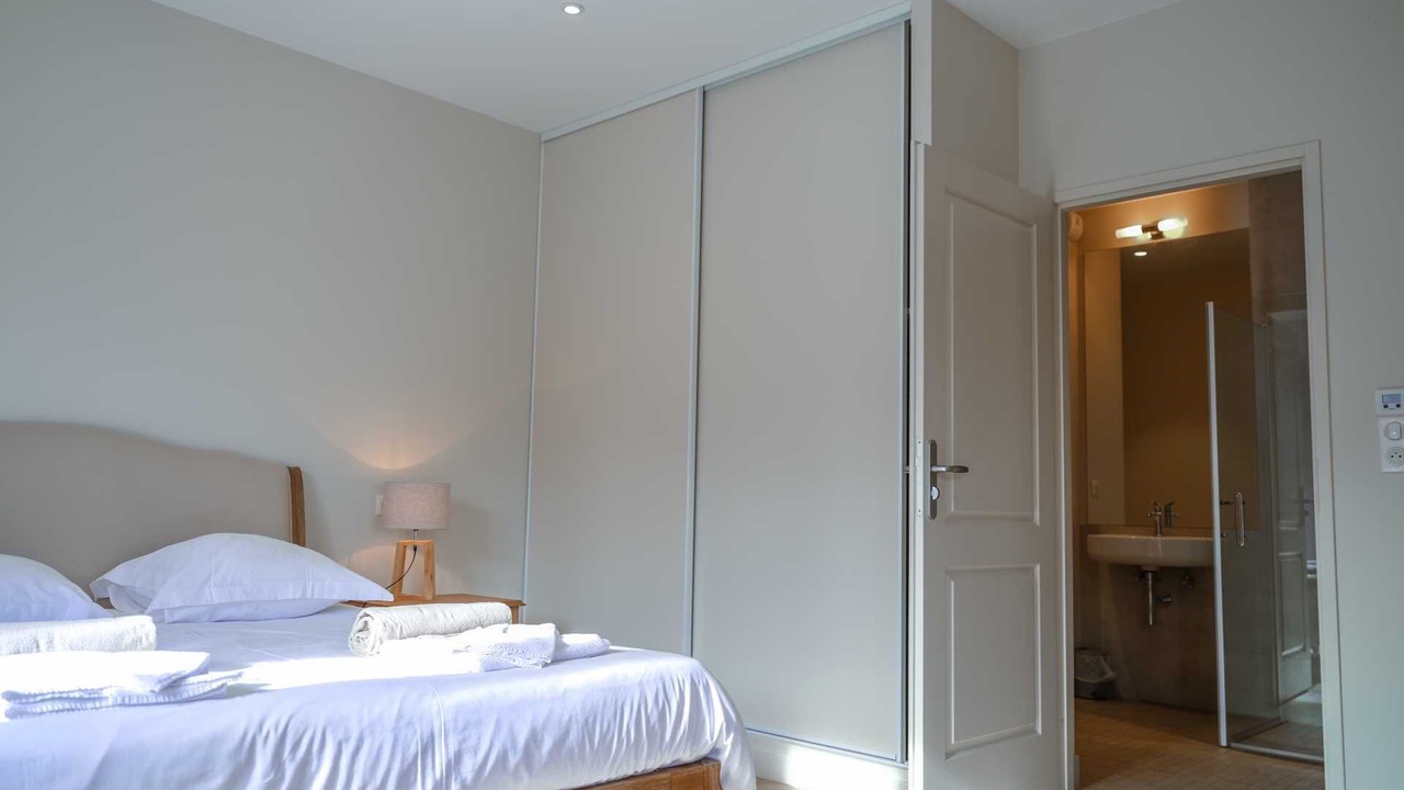 Photo of Bedroom in Castelnau-de-Montmiral