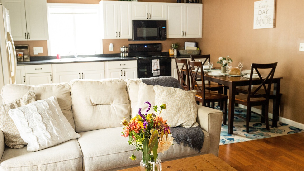 Photo of Livingroom in Brownstown