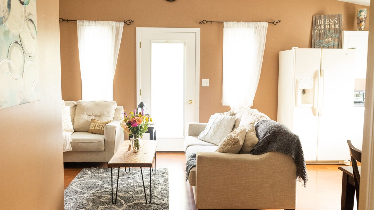 Photo of Livingroom in Brownstown