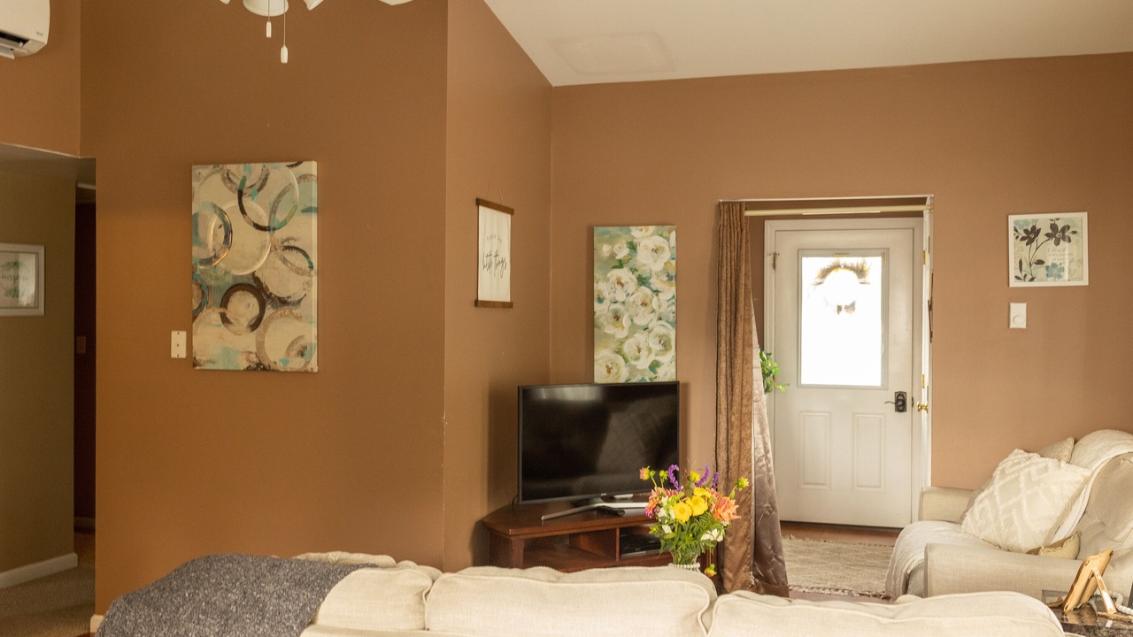 Photo of Livingroom in Brownstown