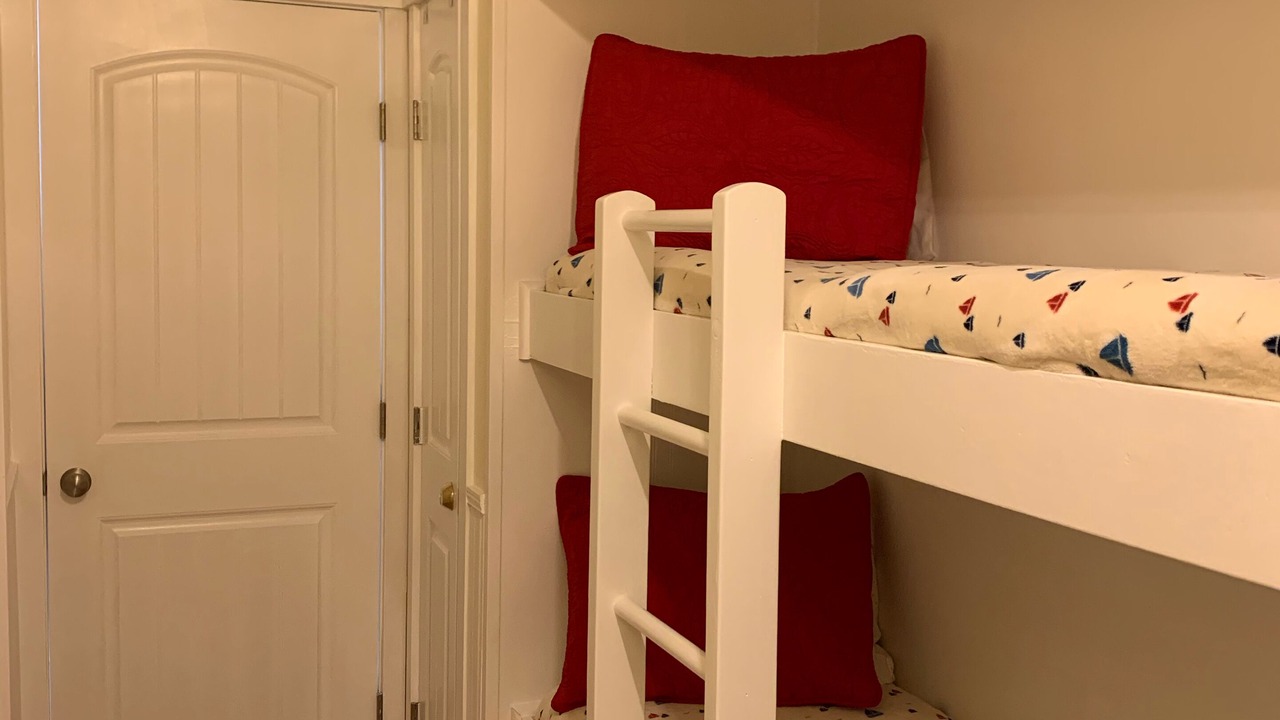 Photo of Bedroom in Folly Field