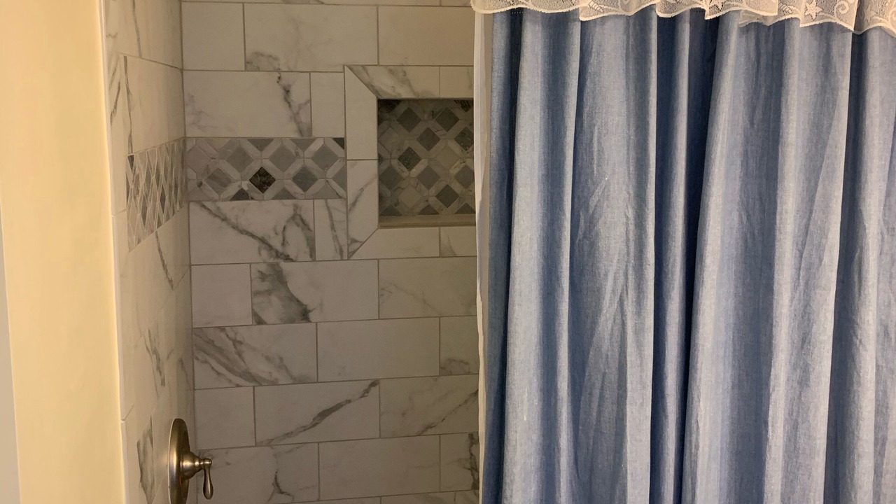 Photo of Bathroom in Folly Field