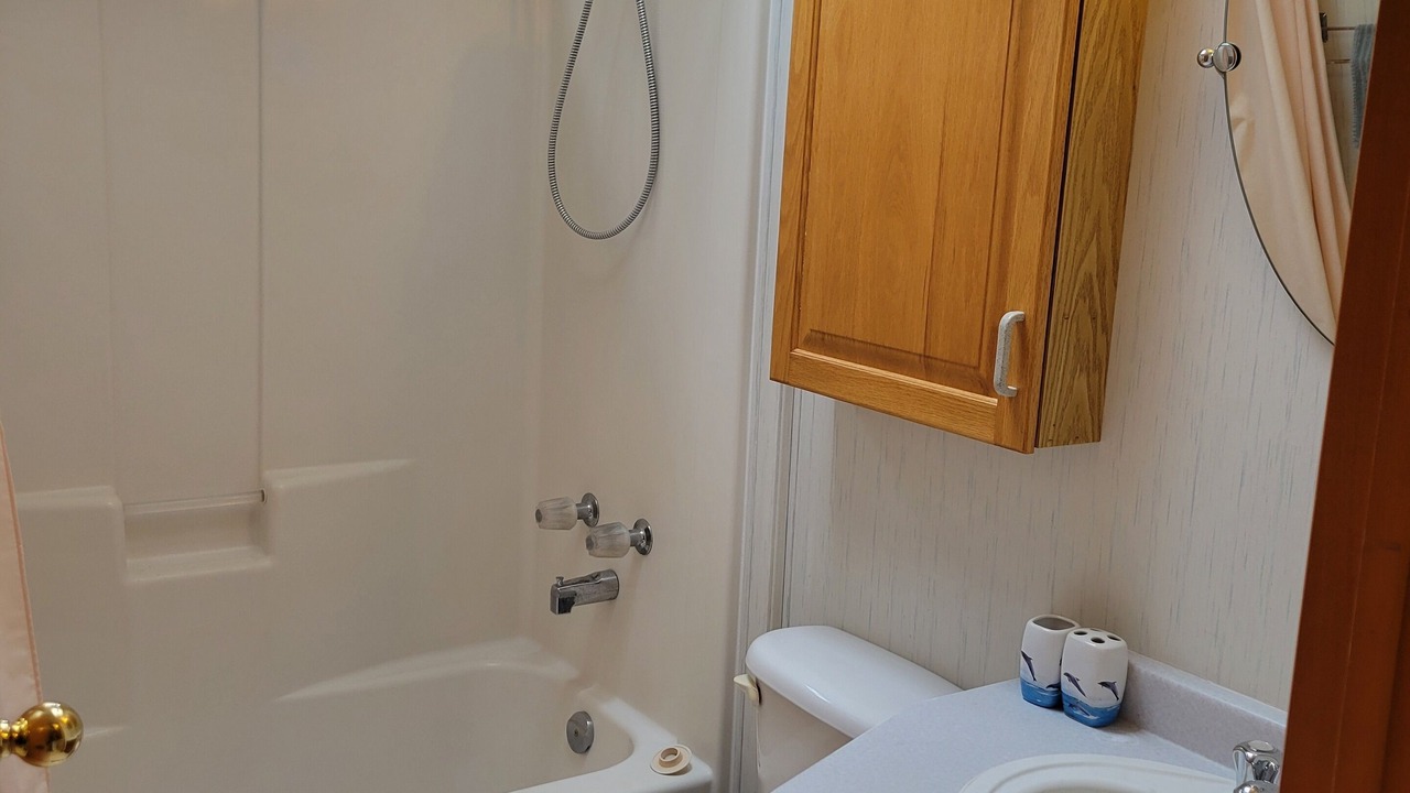 Photo of Bathroom in Maximeville