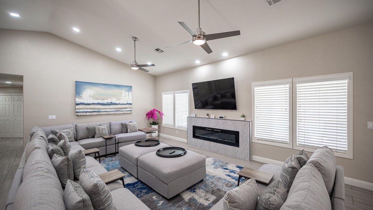 Photo of Livingroom in Green Valley North