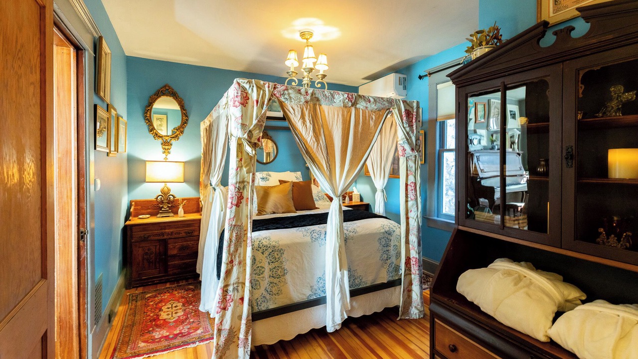 Photo of Bedroom in Hudson