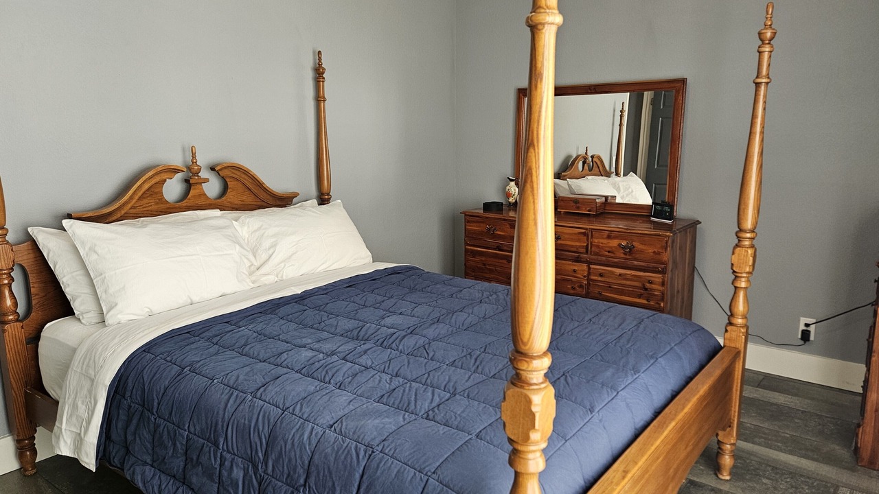 Photo of Bedroom in Springbrook