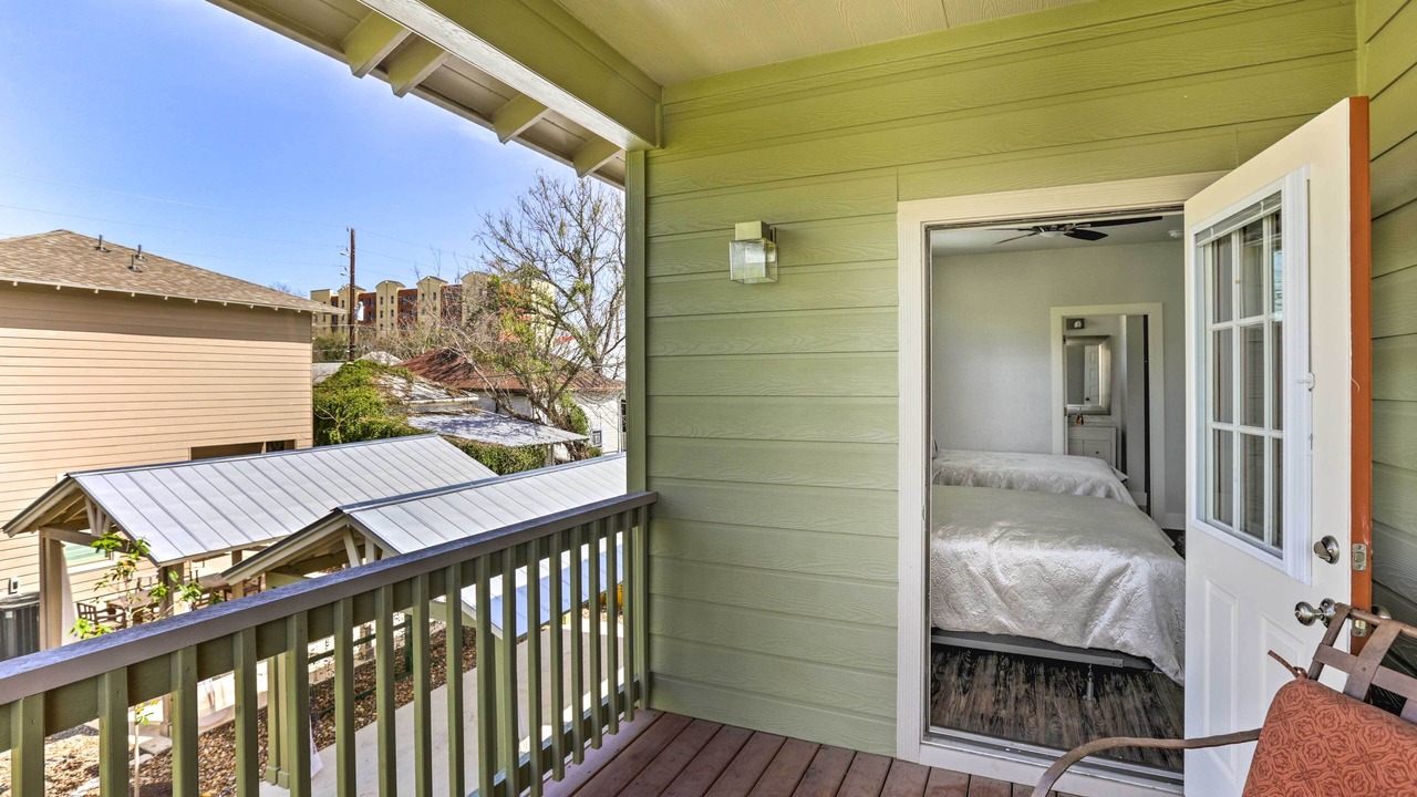 Photo of Patio Balcony in Near East Side