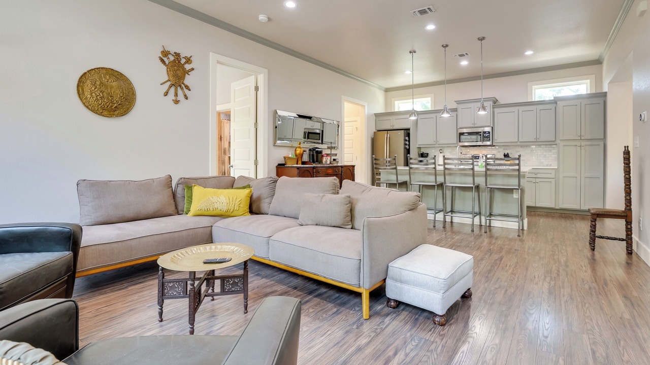 Photo of Livingroom in Near East Side
