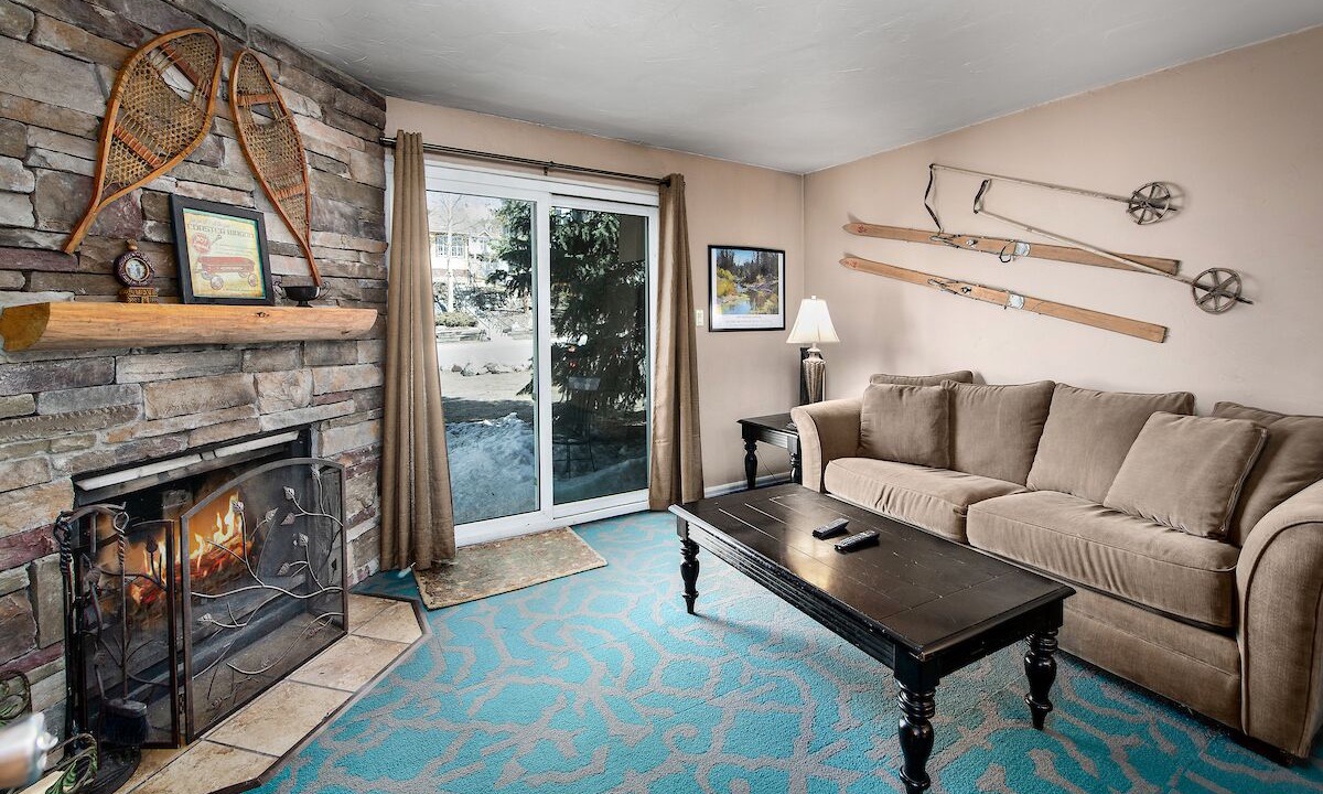 Photo of Livingroom in Historic District