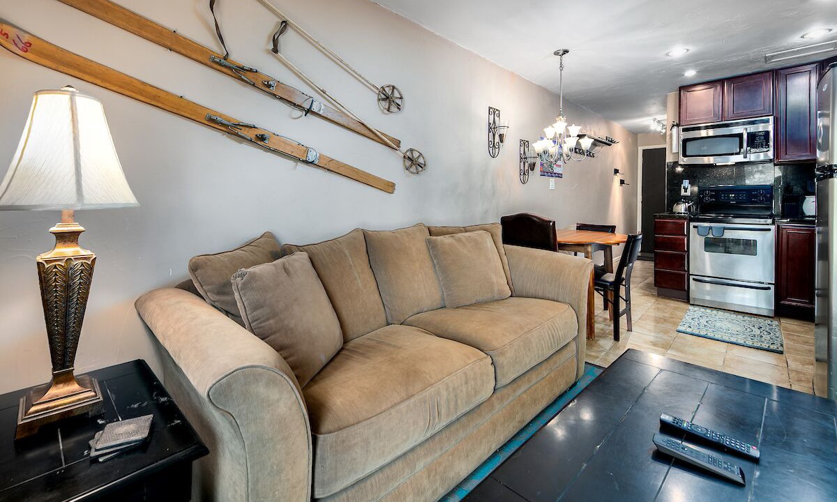 Photo of Livingroom in Historic District