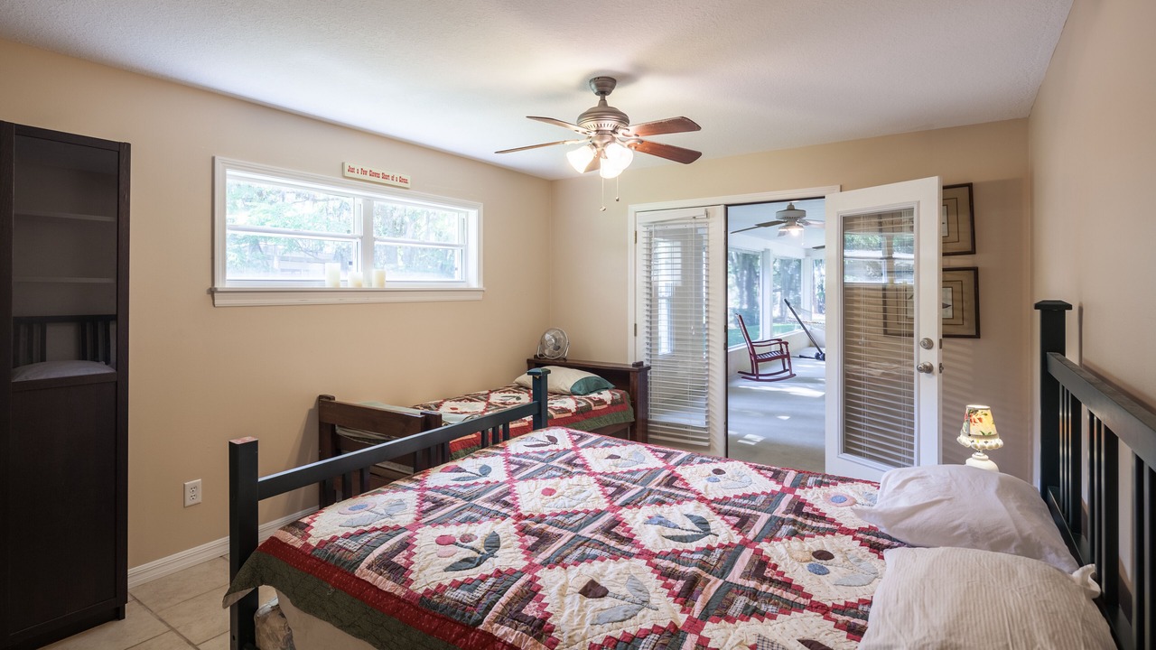 Photo of Bedroom in Putnam Hall