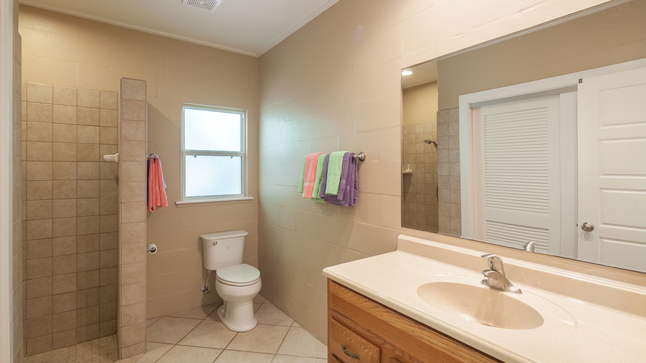 Photo of Bathroom in Putnam Hall