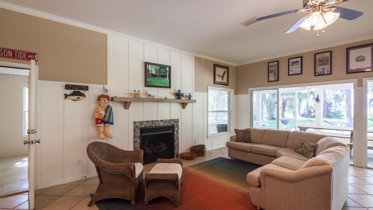 Photo of Livingroom in Putnam Hall