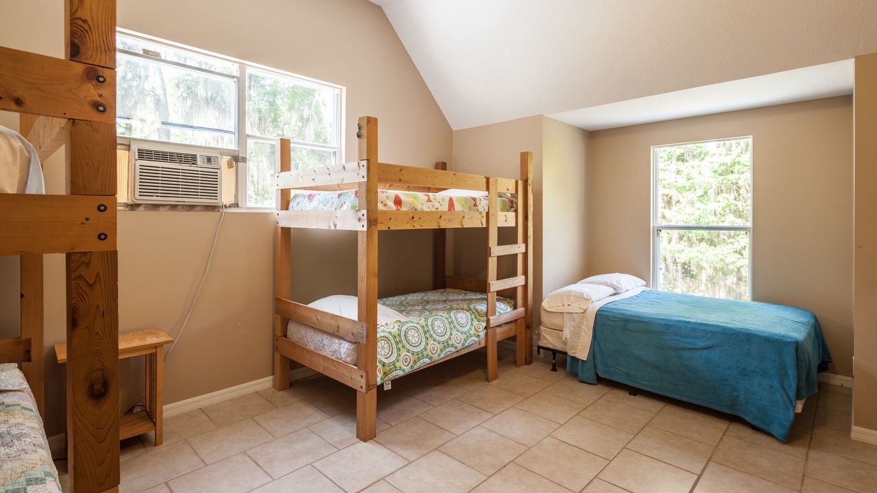 Photo of Bedroom in Putnam Hall