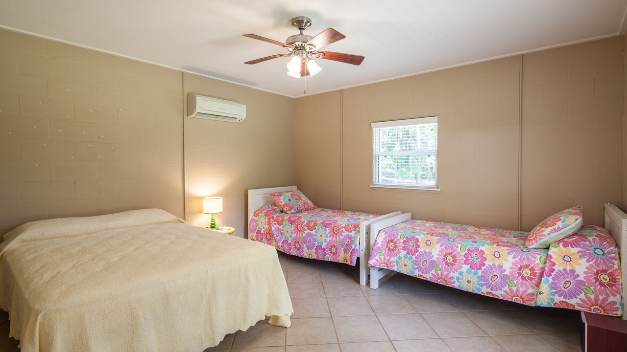 Photo of Bedroom in Putnam Hall