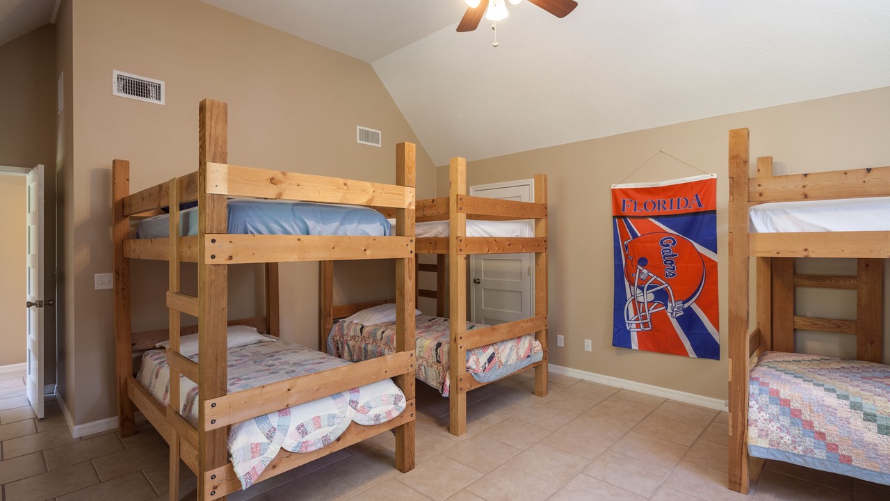 Photo of Bedroom in Putnam Hall