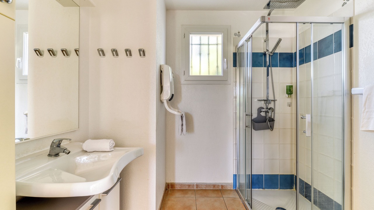 Photo of Bathroom in Homps