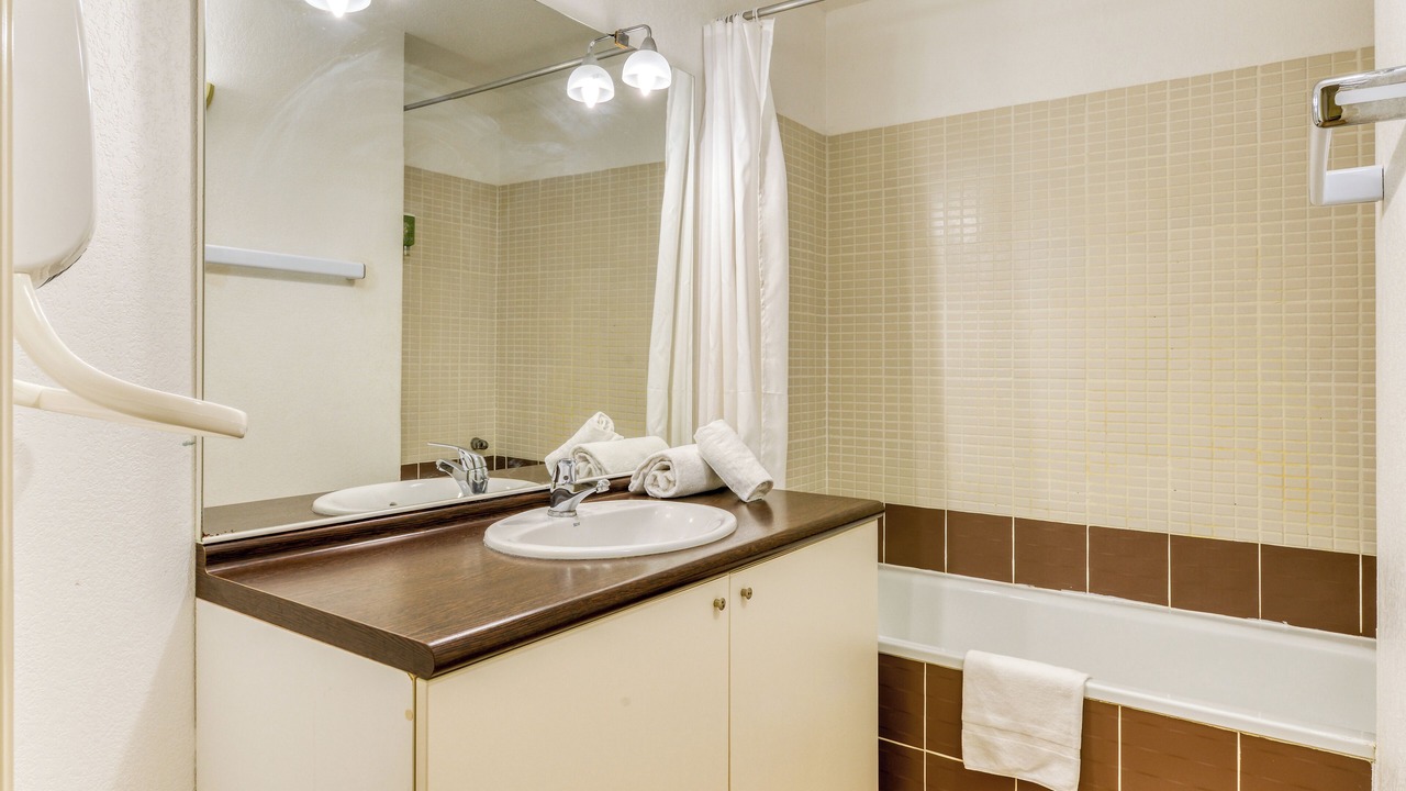 Photo of Bathroom in Homps