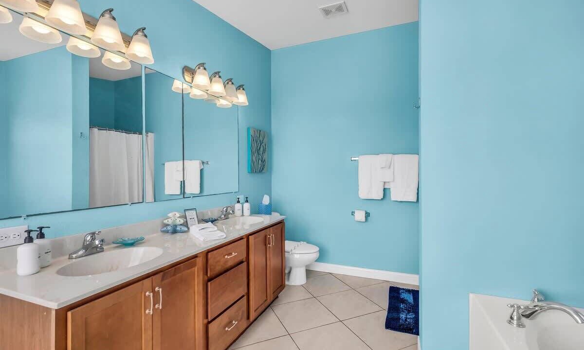 Photo of Bathroom in Marathon