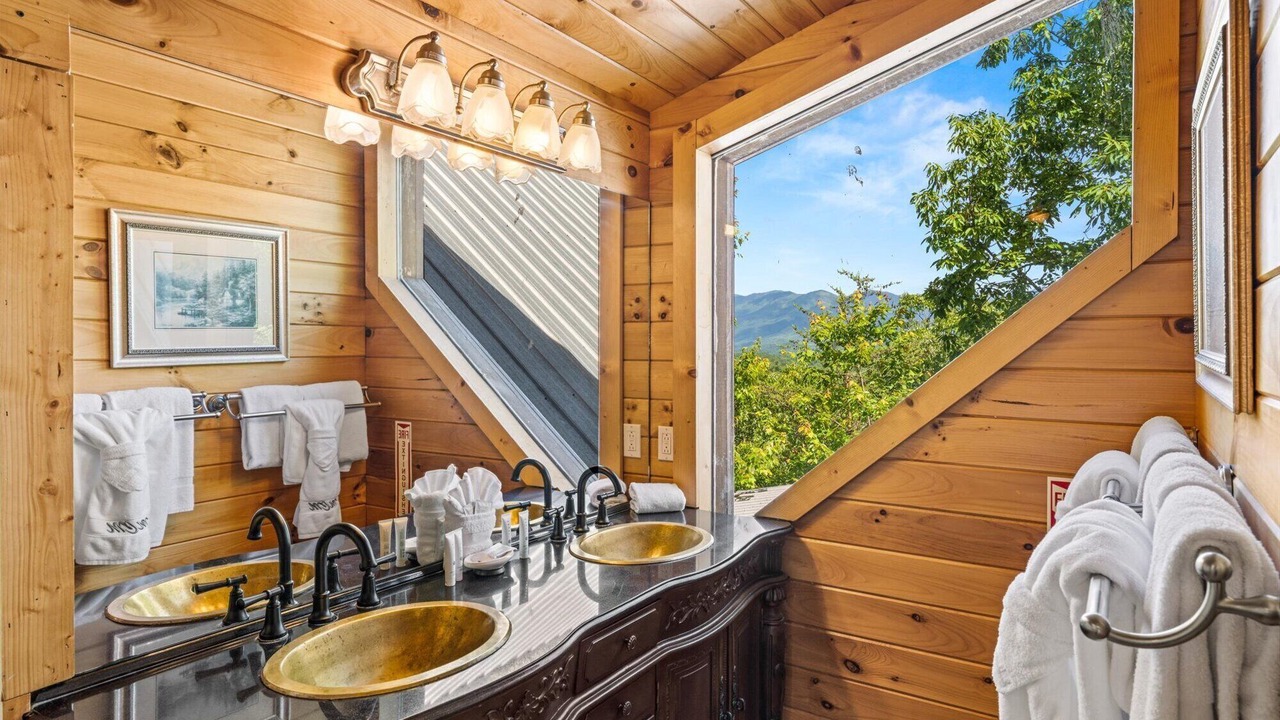 Photo of Bathroom in Gatlinburg