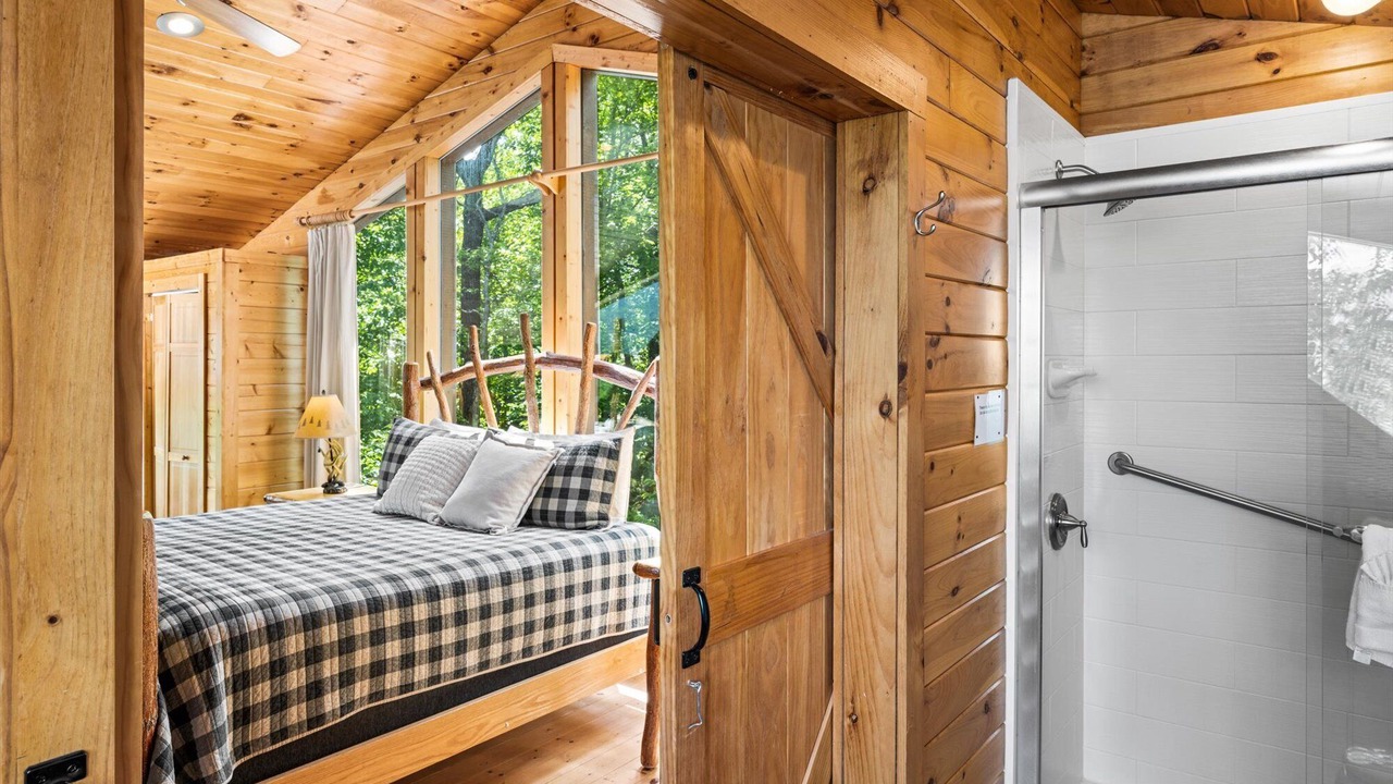 Photo of Bedroom in Gatlinburg
