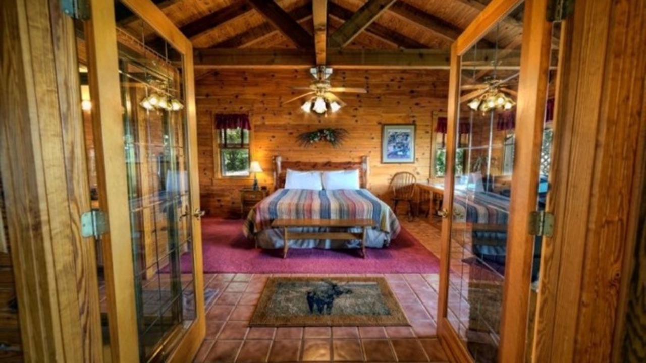 Photo of Bedroom in Eureka Springs