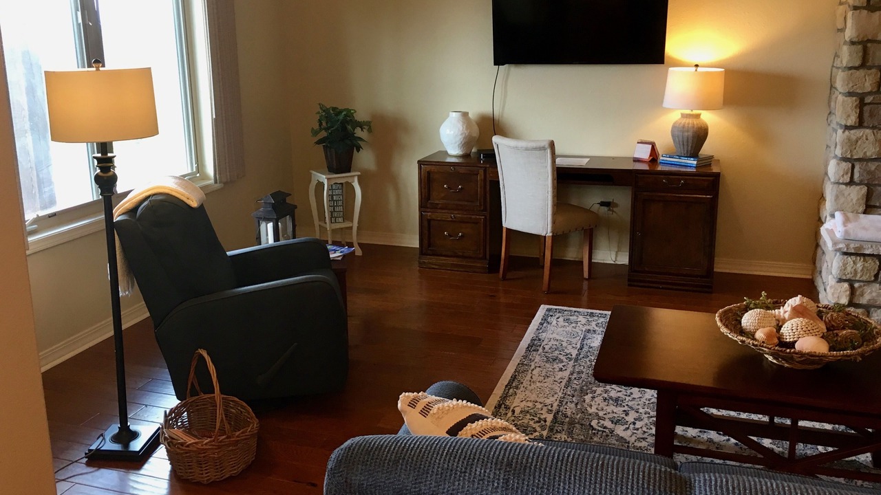 Photo of Livingroom in Hollister