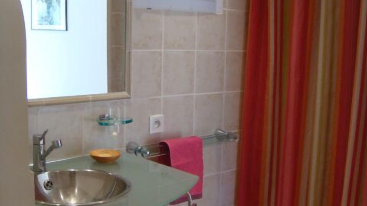 Photo of Bathroom in Tavel