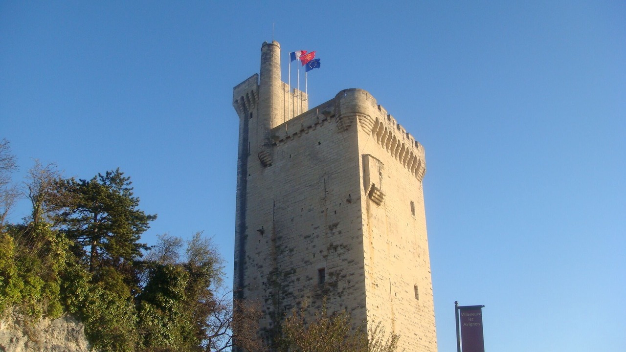 Photo of Others in Tavel