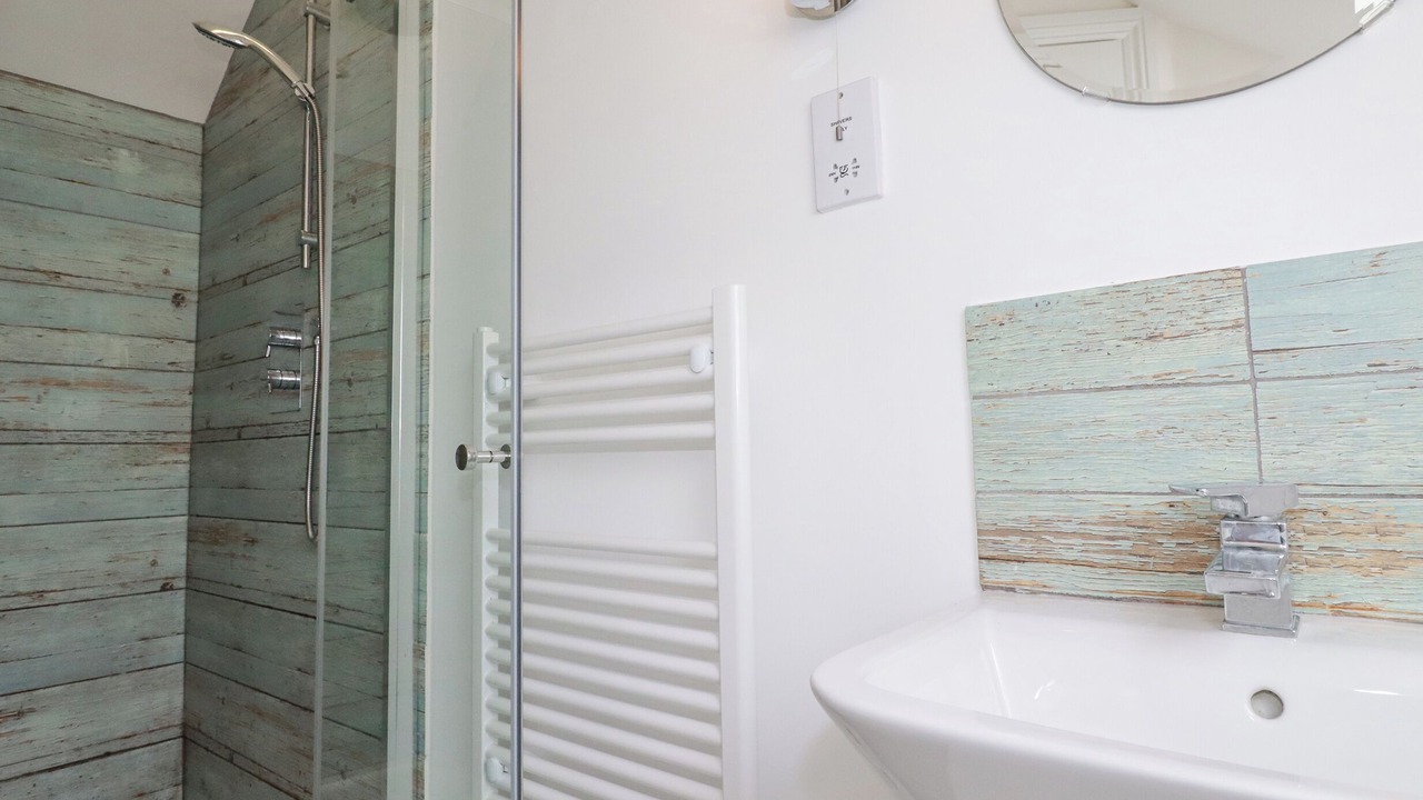 Photo of Bathroom in Crantock