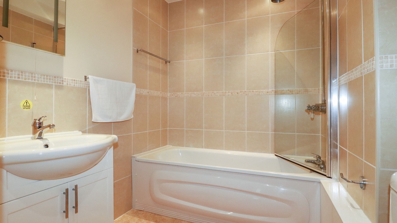 Photo of Bathroom in Crantock